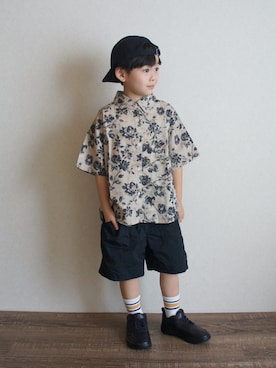 「韓国子供服のアイテム（シャツ/ブラウス、ベージュ系）」を使った、R E Oさん（キッズ・110cm）の夏コーディネート