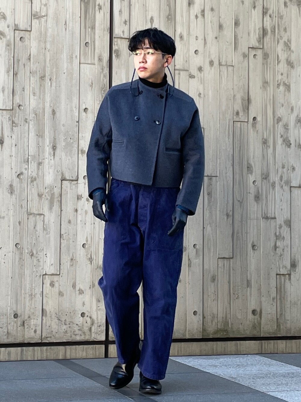 「春めき満開コーデ、ジャケット、春色、ブルー、春服コーデ、休日スタイル、メンズコーデ、キレイめカジュアル、ootd、UNIQLO、ユニクロ、革靴、ミリタリー、古着コーデ、古着」｜「JALAN SRIWIJAYAのJalan Sriwijaya/98756/CALF/BLACK/DAINITE SOLE（ブーツ、ブラック系）」を使った、KENTO SHINKAIさん（メンズ・173cm）の春コーディネートの1枚目の写真