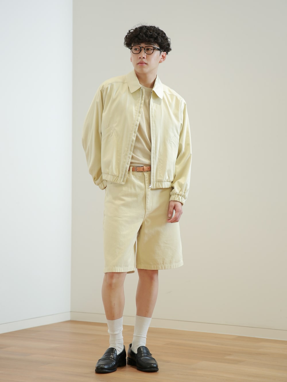 「最近のいい感じコーデ、セットアップ、レイヤードスタイル、休日スタイル、オトナカジュアル、キレイめカジュアル、UNIQLO、ユニクロ、春服コーデ、春コーデ、春、春夏コーデ、春アウター、大人カジュアル、ootd」｜「Berwick1707のBerwick バーウィック ローファー 4407 ヴィブラム ソール（ローファー、ブラック系）」を使った、KENTO SHINKAIさん（骨格ストレート・メンズ・173cm）の春コーディネートの1枚目の写真