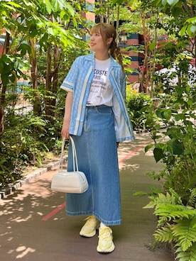「アイテム（デニムスカート）」を使った、taharaさん（レディース・162cm）の秋コーディネート