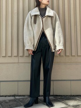「Ungrid（アングリッド）のフェイクレザーデザインパンツ（その他パンツ）」を使った、吉本杏奈さん（レディース・164cm）の秋コーディネート