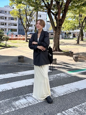 「ベロアスカート」｜「アイテム（ジャケット/アウター）」を使った、吉本杏奈さん（レディース・164cm）の秋コーディネート
