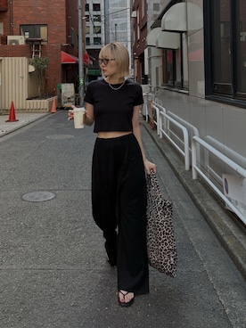 「Ungrid（アングリッド）のカットストレートパンツ（その他パンツ、ブラック系）」を使った、吉本杏奈さん（レディース・164cm）の春コーディネート