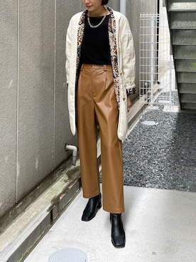 「Ungrid（アングリッド）のフェイクレザーデザインパンツ（その他パンツ）」を使った、吉本杏奈さん（レディース・164cm）の秋コーディネート