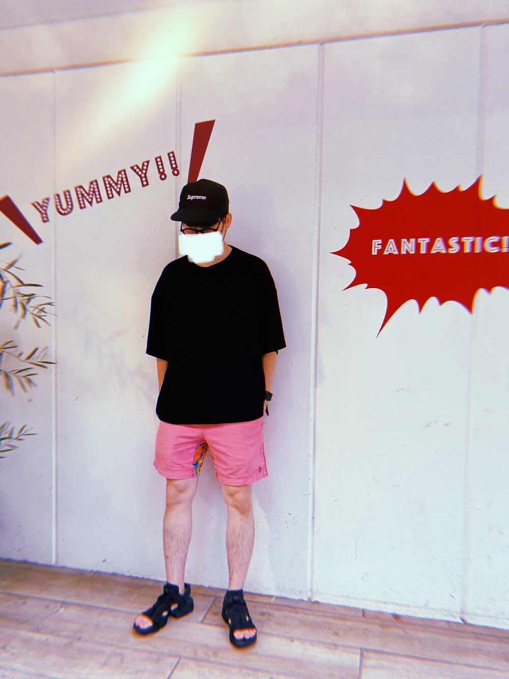 「black and pink、たんぱんこぞう」｜「Supreme のアイテム（キャップ、ブラック系）」を使った、tkc117さん（メンズ・170cm）の夏コーディネートの1枚目の写真
