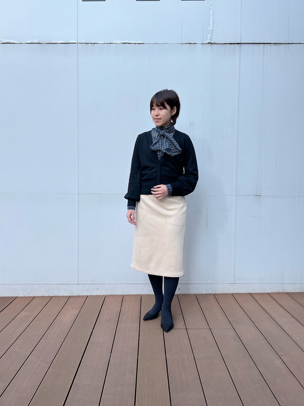 「ナラカミーチェ、フユコーデ」｜「NARACAMICIEのアイテム（スカート、ベージュ系）」を使った、marinaさん（レディース・153cm）の冬コーディネートの1枚目の写真