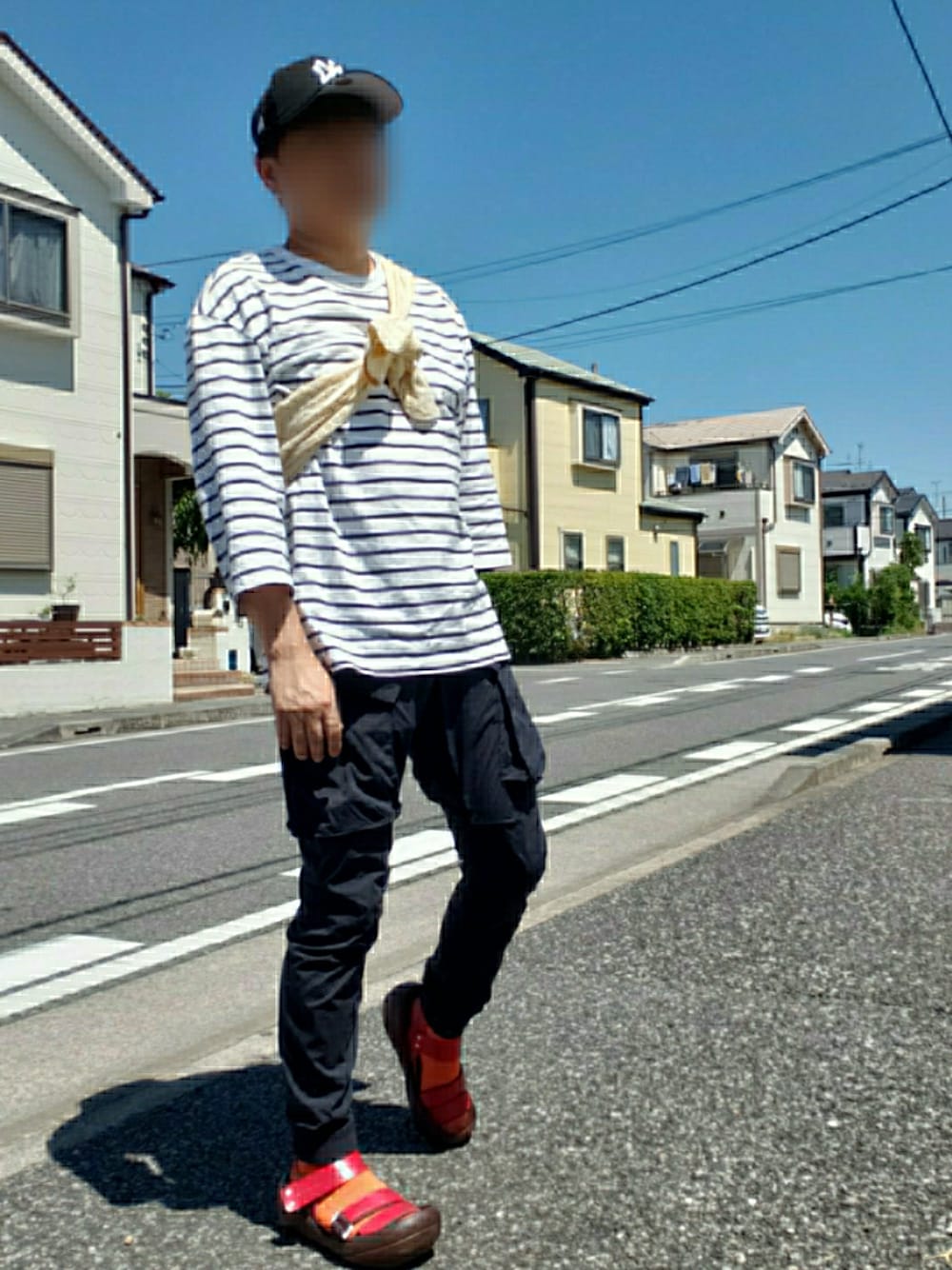 「夏コーデ、ボーダー、ワンマイルコーデ、シアーシャツ、肩掛け、PAZZO、モノトーン、GAP、ZARA、サンダル、RegettaCanoe、NEW ERA」｜「PAZZOの【PAZZO】 Japan Made リネン B.D.シャツ（シャツ/ブラウス、イエロー系）」を使った、@くうすけ🍀さん（メンズ・168cm）の夏コーディネートの1枚目の写真