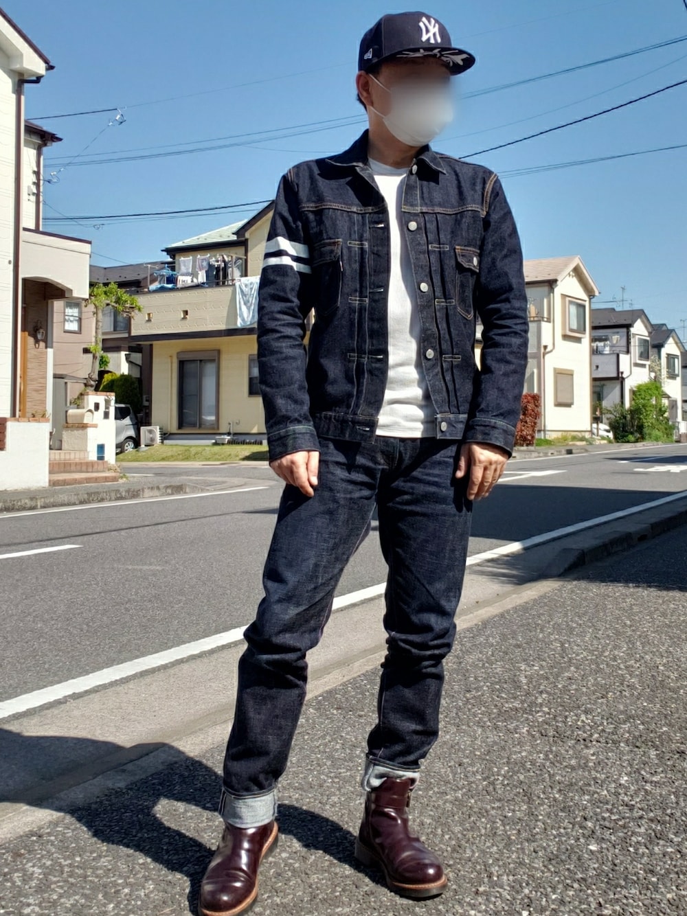 「休日スタイル、NEW ERA、デニデニ、桃太郎ジーンズ、Dr.Martens、お洒落さんとつながりたい、いいね、save、フォローお願いします🤑」｜「桃太郎ジーンズのアイテム（ジャケット/アウター、ブルー系）」を使った、@くうすけ🍀さん（メンズ・168cm）の春コーディネートの1枚目の写真