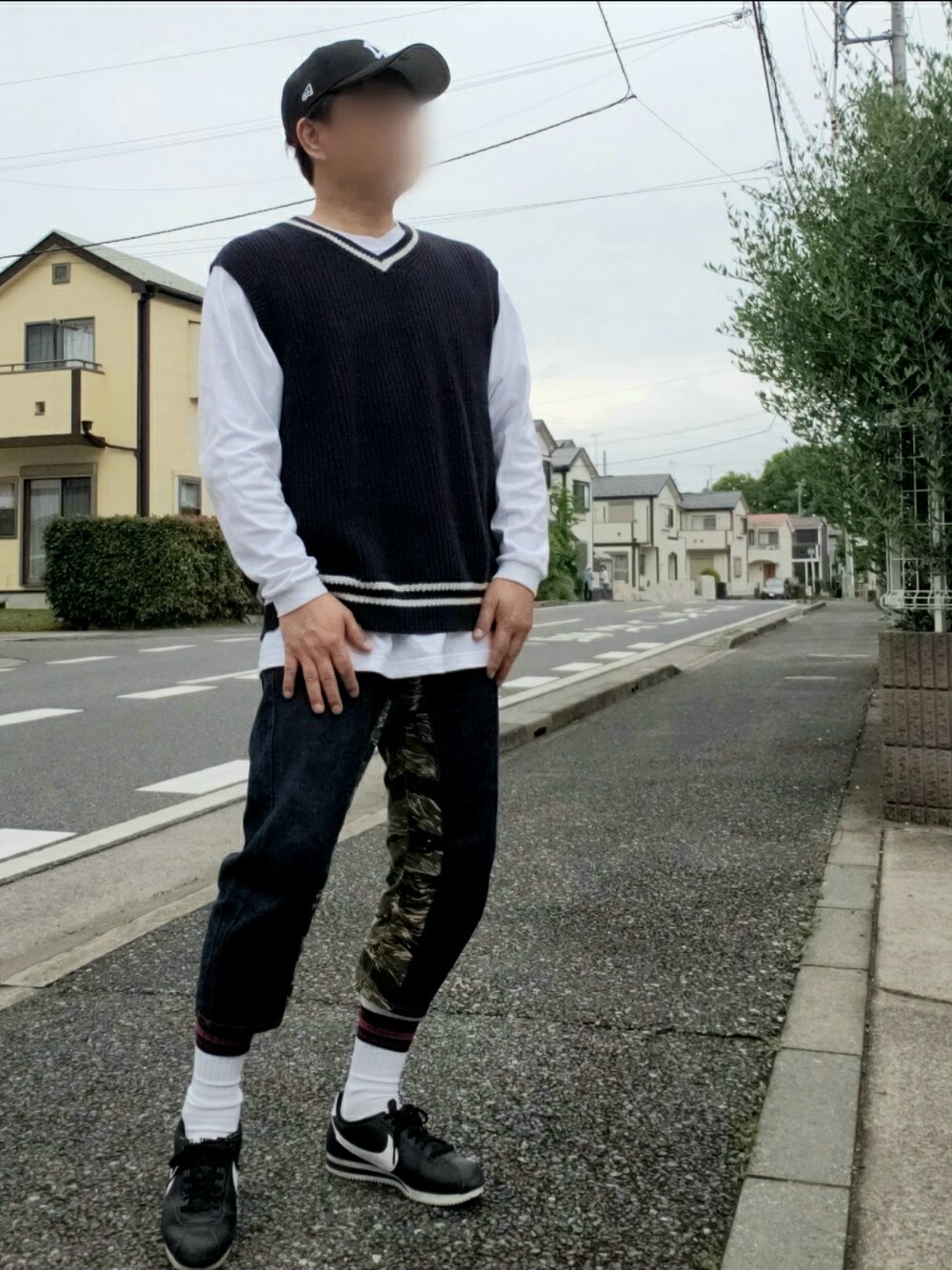 「今日のコーデ、キャップ、NEW ERA、ビッグT、Limp、デニムパンツ、児島ジーンズ、レザーシューズ、ナイキ、おしゃれさんと繋がりたい、いいね、save、フォローお願いします🤑」｜「Limpのアイテム（Tシャツ/カットソー、ホワイト系）」を使った、@くうすけ🍀さん（メンズ・168cm）の春コーディネートの1枚目の写真