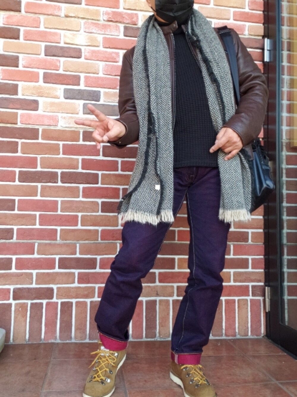 「休日コーデ、レザージャケット、COACH、カラーデニム、Danner、サンドブーツ、お洒落さんとつながりたい、いいね、save、フォローお願いします🤑」｜「COACHのアイテム（ジャケット/アウター、ブラウン系）」を使った、@くうすけ🍀さん（メンズ・168cm）の冬コーディネートの1枚目の写真