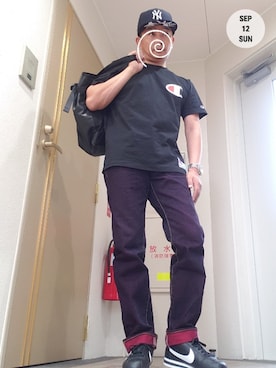 「アイテム（デニムパンツ、レッド系）」を使った、@くうすけ🍀さん（メンズ・168cm）の秋コーディネート