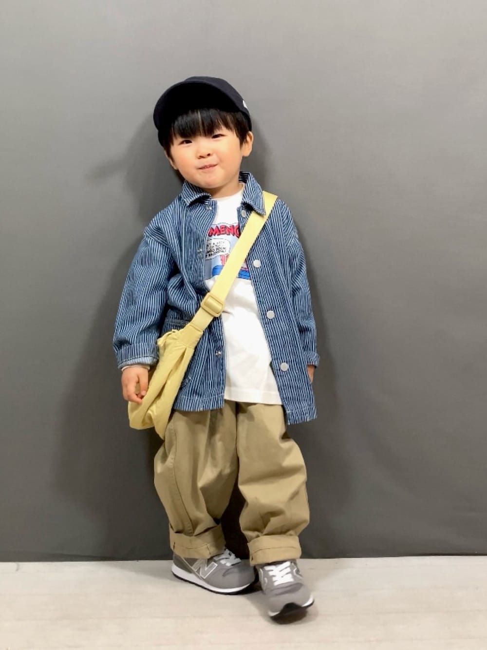 「デニム、春コーデ、スニーカー、春アウター、キャップ、ショルダーバッグ、カジュアルコーデ、お出かけコーデ、デートコーデ、スポーツミックス、レイヤードスタイル、カラーパンツ、パステルカラー、ジャケットスタイル、ロンT」｜「UNIQLOのアイテム（ジャケット/アウター、ブルー系）」を使った、YU⭐︎さん（キッズ・90cm）の冬コーディネートの1枚目の写真
