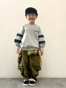 「AAA（トリプルエー）のAAA / ローテクスニーカー（2324）（スニーカー、ブラック系）」を使った、YU⭐︎さん（キッズ・110cm）の秋コーディネート