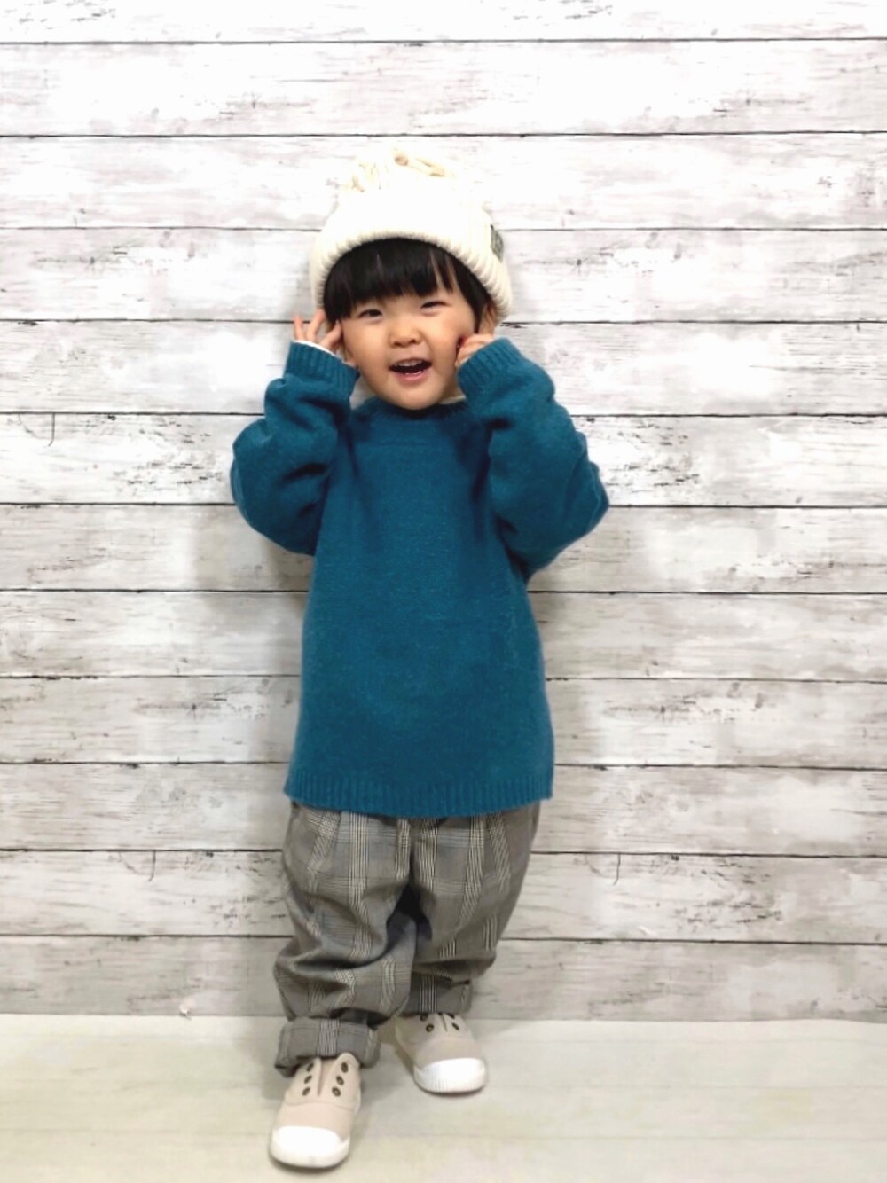 「ニット、カラーニット、タートルネック、レイヤードスタイル、チェック、チェックパンツ、ニット帽、韓国子供服、UNIQLO、休日スタイル、マイベストコーデ2022、クリスマスに着たい服、ワイドパンツ」｜「ZARA KIDSのアイテム（ニット/セーター、ブルー系）」を使った、YU⭐︎さん（キッズ・80cm）の冬コーディネートの1枚目の写真