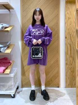 「X-girl（エックスガール）のENAMEL 2WAY SQUARE SHOULDER BAG（ショルダーバッグ、ブラック系）」を使った、ミオさんの春コーディネート