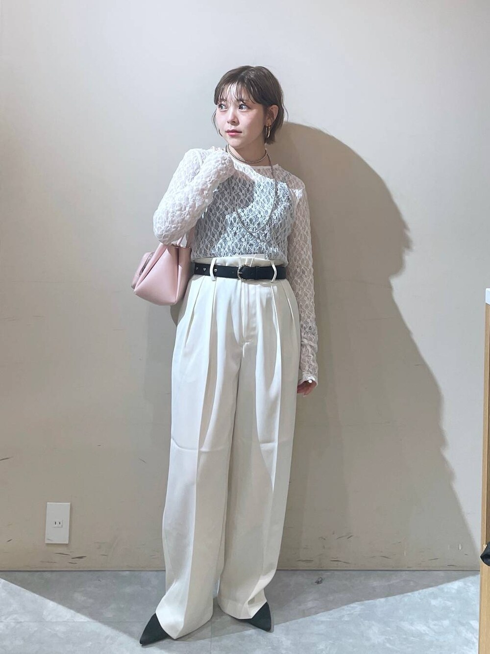 「LOWRYS FARM」｜「LOWRYS FARMのリボンツキ２ＷＡＹミュール　100500（パンプス、ブラック系）」を使った、Minaさん（レディース・153cm）の秋コーディネートの1枚目の写真