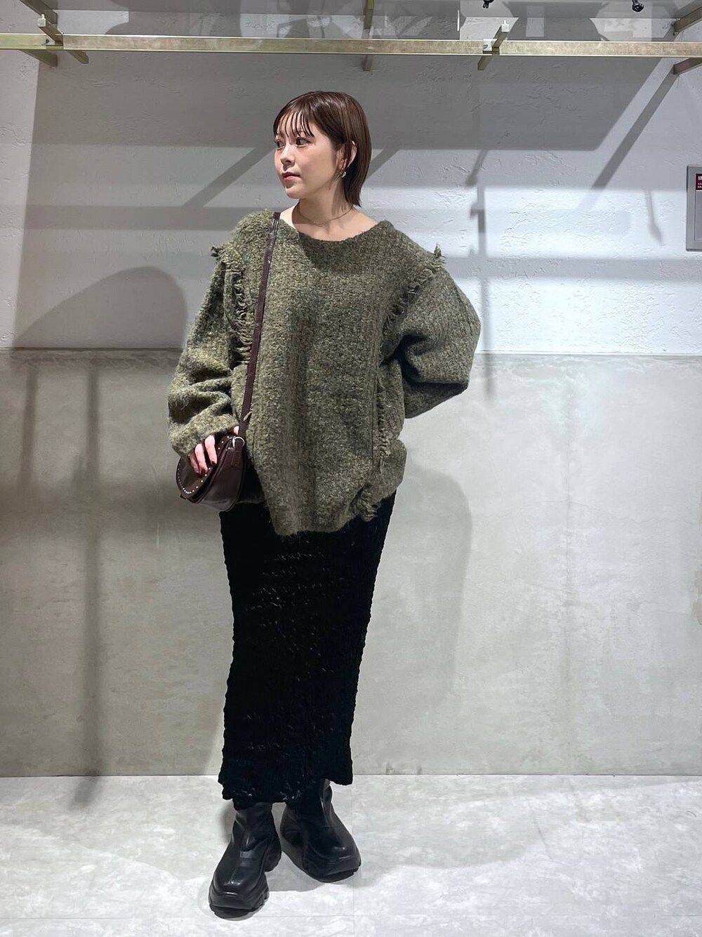 「LOWRYS FARM」｜「LOWRYS FARMの２ＷＡＹフリンジメランジＬＳ　116690（ニット/セーター、グリーン系）」を使った、Minaさん（レディース・153cm）の秋コーディネートの1枚目の写真