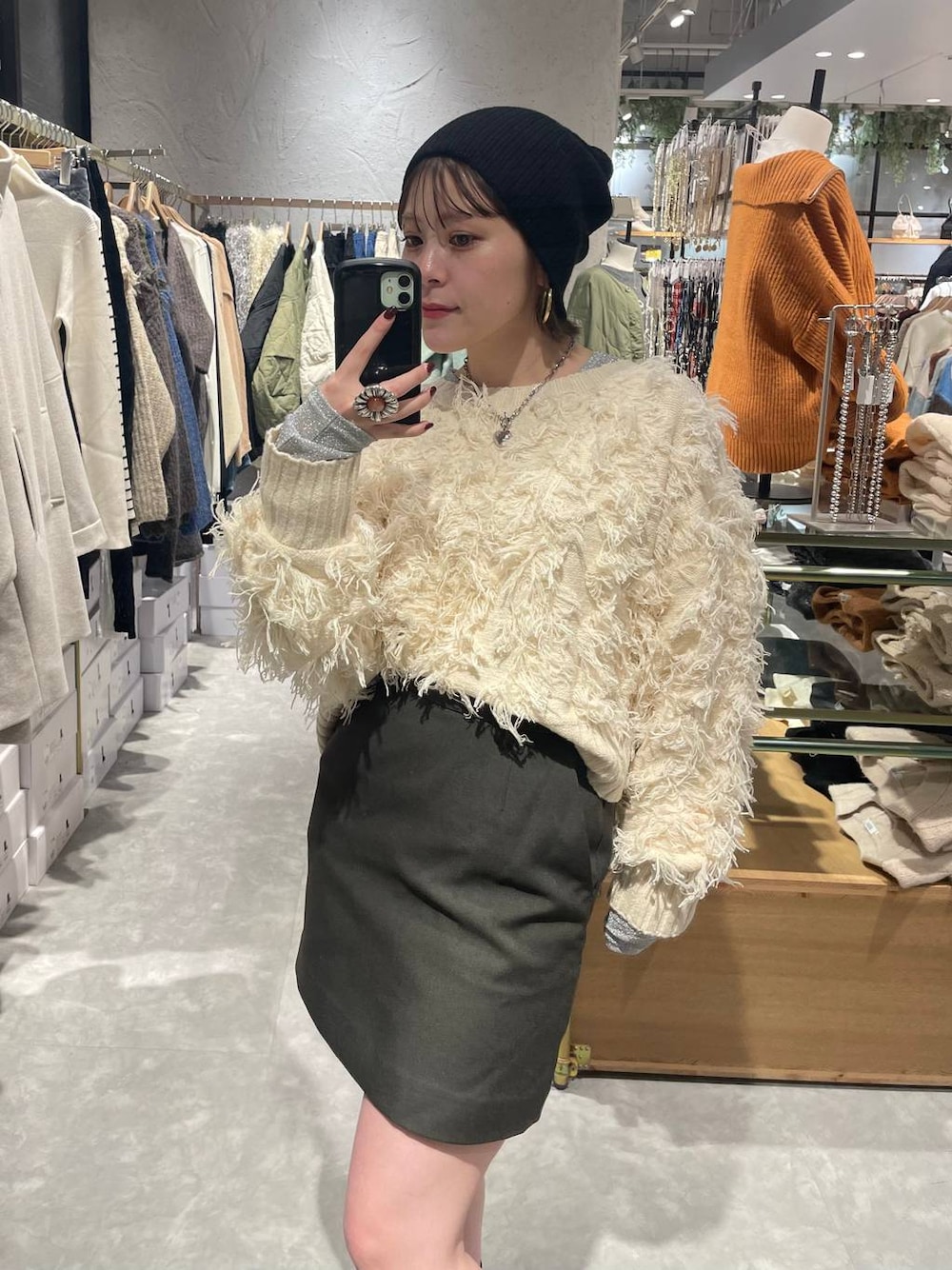 「LOWRYS FARM」｜「LOWRYS FARMのニットビーニー　138931（ニットキャップ/ビーニー、ブラック系）」を使った、Minaさん（レディース・153cm）の秋コーディネートの1枚目の写真