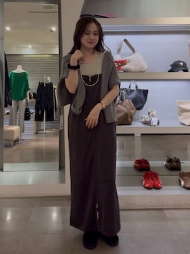 「DouDou（ドゥドゥ）のスエードジャンスカ（ワンピース、グレー系）」を使った、risaさん（レディース・169cm）の秋コーディネート