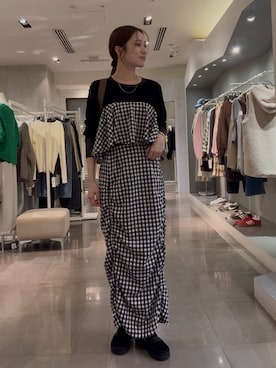 「DouDou（ドゥドゥ）のチェックペプラム付スカート（スカート、ブラック系）」を使った、risaさん（レディース・169cm）の秋コーディネート