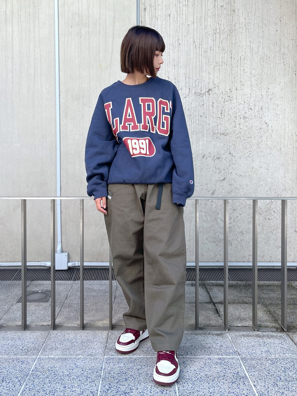 「XLARGEのRESORT WORK PANTS（その他パンツ、グリーン系）」を使った、Raさん（レディース・156cm）の秋コーディネートの1枚目の写真