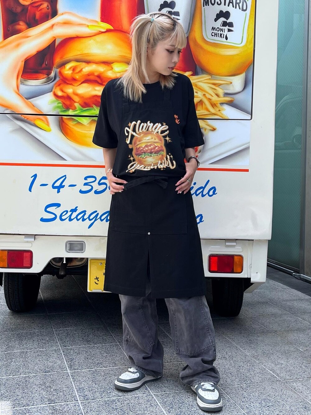 「XLARGEのアイテム（エプロン、ブラック系）」を使った、Raさん（レディース・156cm）の夏コーディネートの1枚目の写真