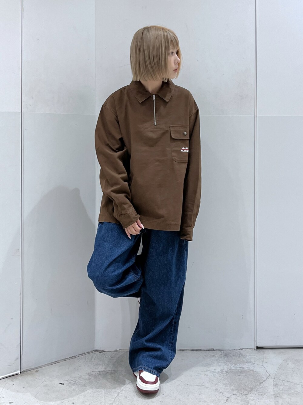 「XLARGEのHALF ZIP SHIRT（シャツ/ブラウス、ブラウン系）」を使った、Raさん（レディース・156cm）の夏コーディネートの1枚目の写真