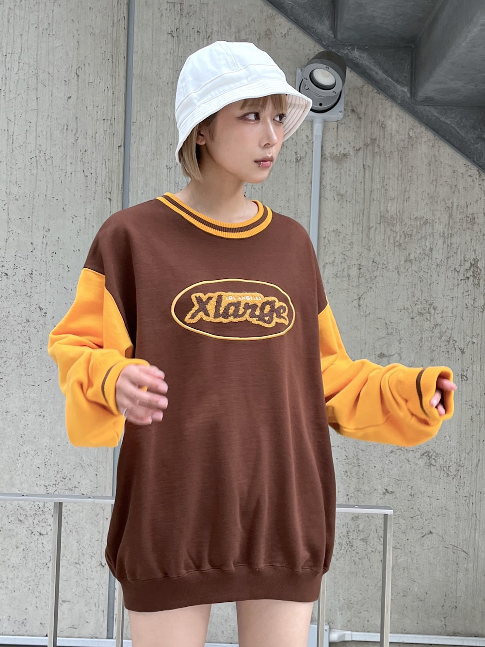 「XLARGEのWASHED BALL HAT（ハット、ブルー系）」を使った、Raさん（レディース・156cm）の夏コーディネートの1枚目の写真