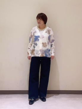 「フラワープリント」｜「アイテム（カーディガン/ボレロ）」を使った、　あいか🧸さん（レディース・159cm）の冬コーディネート