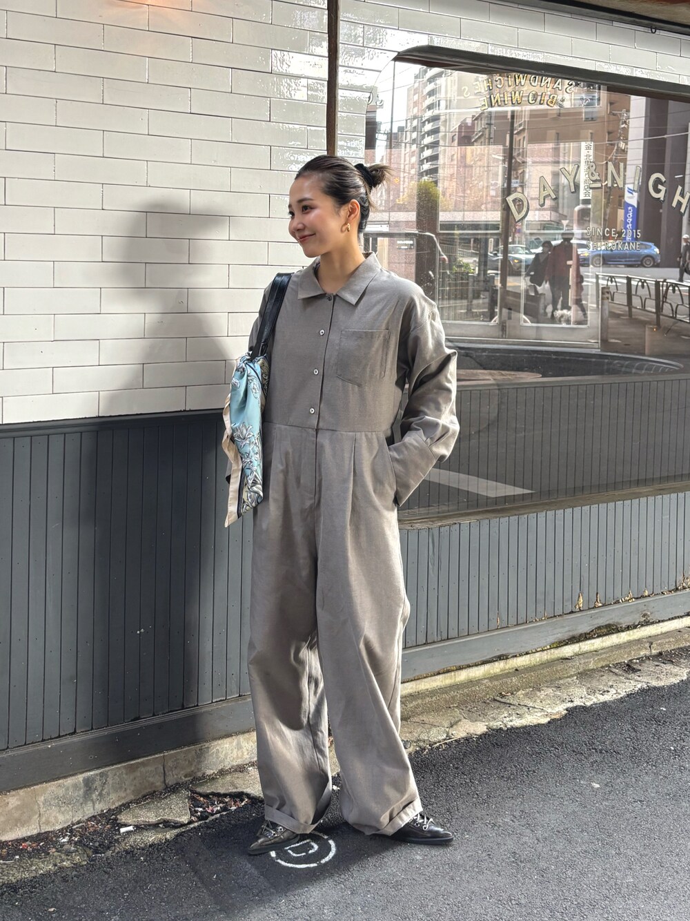 THE YOn（ザヨン）の「シャンブレーシャツオールインワン