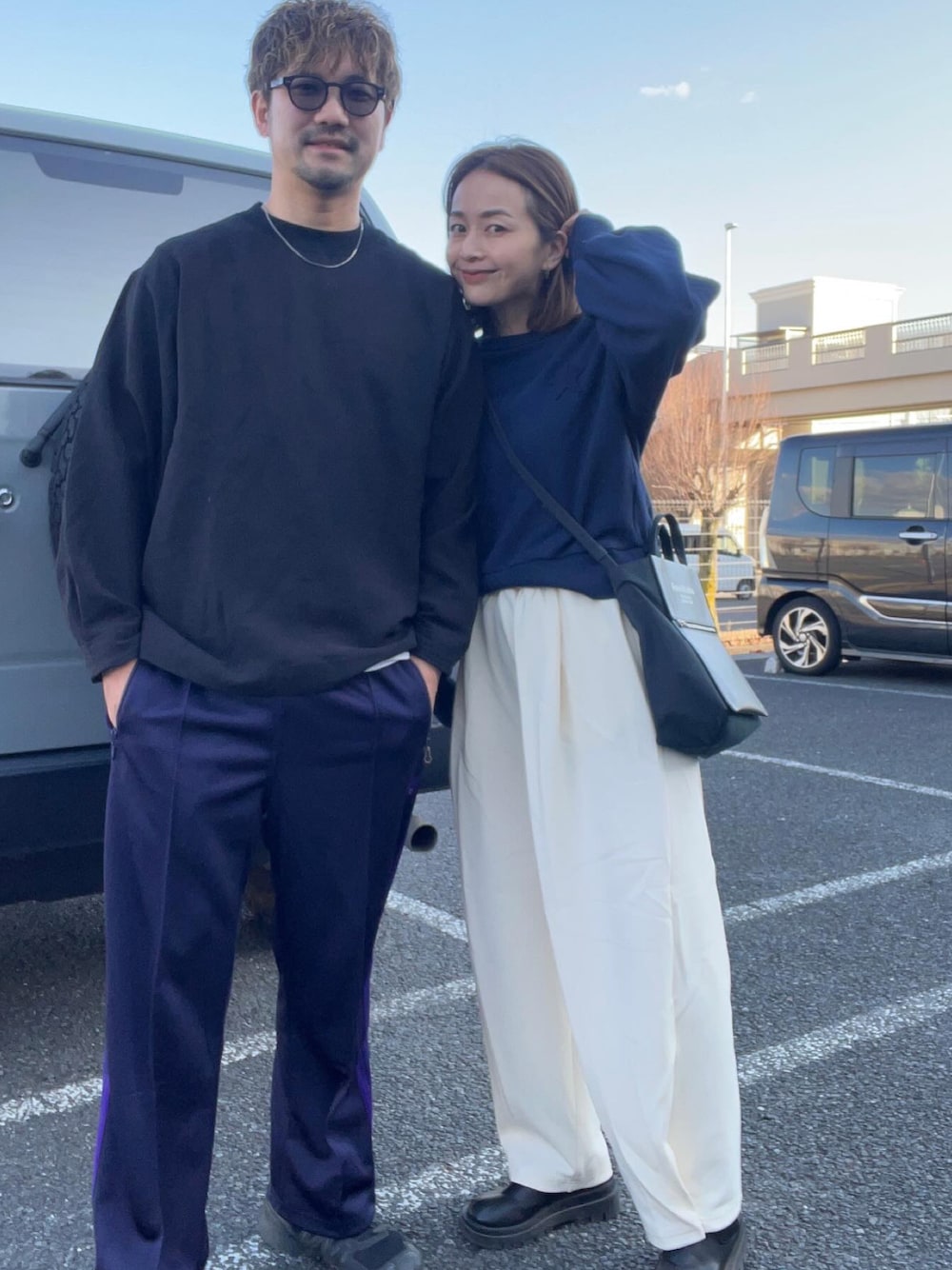 「休日スタイル、休日コーデ、おでかけコーデ、カジュアルコーデ、40代コーデ、夫婦コーデ、シンプルスタイル、ラクチンコーデ」｜「CONVERSE TOKYOのアイテム（スウェット、ブルー系）」を使った、sakai.homeさん（メンズ・180cm）の冬コーディネートの1枚目の写真