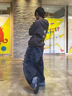「フェスコーデ」｜「アイテム（パーカー）」を使った、つぴさん（レディース・156cm）の秋コーディネート