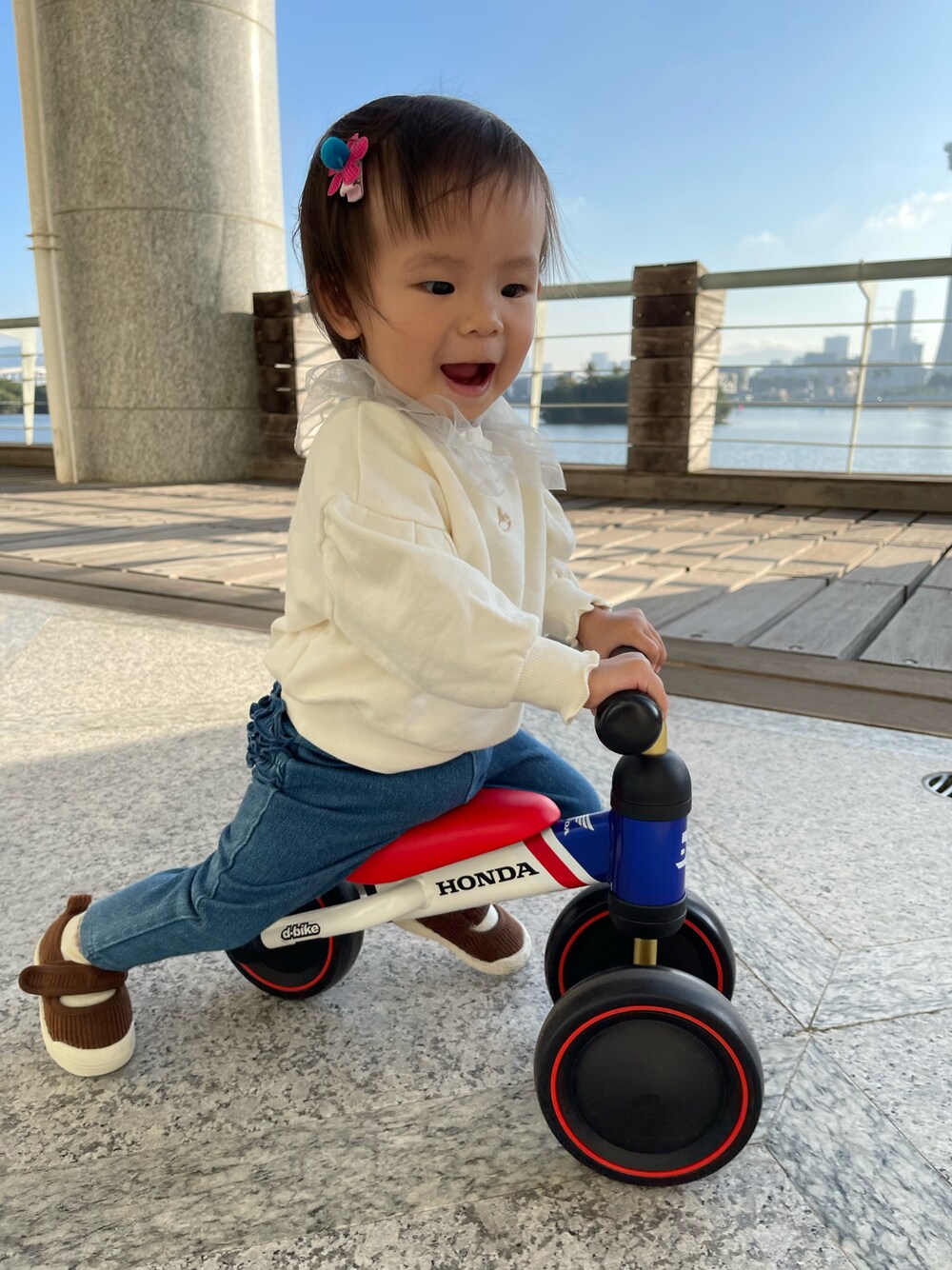 「cottoliのアイテム（トップス、ホワイト系）」を使った、Isanさん（キッズ・80cm）の冬コーディネートの1枚目の写真