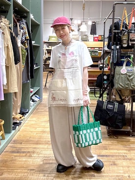 「アイテム（かごバッグ）」を使った、aimiさん（レディース・156cm）の夏コーディネート