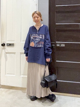 「アイテム（スカート、ベージュ系）」を使った、aimiさん（レディース・156cm）の秋コーディネート