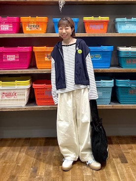 「adidas（アディダス）の【adidas Originals (アディダスオリジナルス)】GAZELLE BOLD（スニーカー、ベージュ系）」を使った、aimiさん（レディース・156cm）の春コーディネート