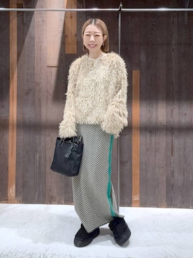 「アイテム（その他トップス、イエロー系）」を使った、aimiさん（レディース・156cm）の秋コーディネート