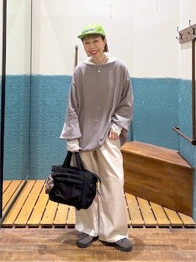 「niko and...（ニコアンド）のガーメントダイペインタパンツ（その他パンツ、ベージュ系）」を使った、aimiさん（レディース・156cm）の秋コーディネート