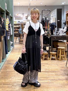 「niko and...（ニコアンド）のDRYクシュイージーパンツ（その他パンツ、ホワイト系）」を使った、aimiさん（レディース・156cm）の夏コーディネート