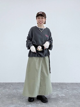 「niko and...（ニコアンド）のボックス刺繍コットンキャップ（キャップ、ブラウン系）」を使った、aimiさん（レディース・156cm）の秋コーディネート