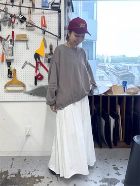「niko and...（ニコアンド）のコーデュロイ刺繍CAP（キャップ、レッド系）」を使った、aimiさん（レディース・156cm）の秋コーディネート
