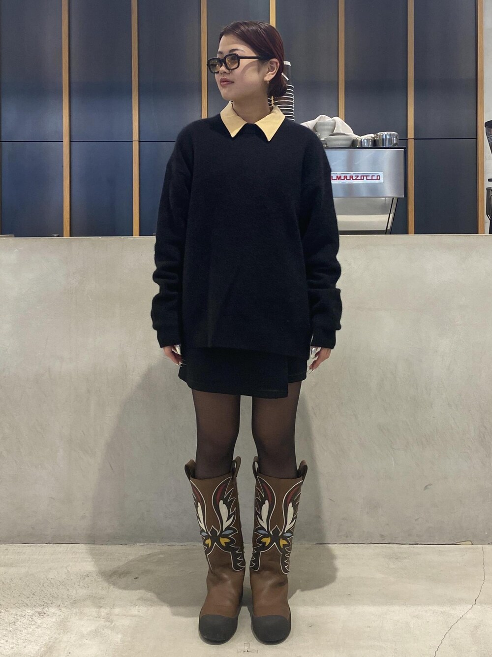 「ootd、outfits、workfits、タイツ、スノーブーツ、初春コーデ、春コーデ、初秋コーデ、秋コーデ、お仕事コーデ、セレモニーコーデ、授業参観日コーデ、入学式コーデ、運動会コーデ、デートコーデ」｜「Saturdays NYCのFox Crewneck Sweater（ニット/セーター、ブラック系）」を使った、yzkさん（レディース・163cm）の秋コーディネートの1枚目の写真