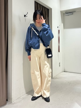 「CIAOPANIC TYPY（チャオパニックティピー）の【ゆるっと抜け感大人フーディー】ピグメントダンボールパーカー（パーカー、ブルー系）」を使った、ひがしゃんさん（レディース・164cm）の春コーディネート