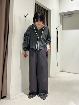 「CIAOPANIC TYPY（チャオパニックティピー）の【ゆるっと抜け感大人フーディー】ピグメントダンボールパーカー（パーカー、グレー系）」を使った、ひがしゃんさん（レディース・164cm）の春コーディネート