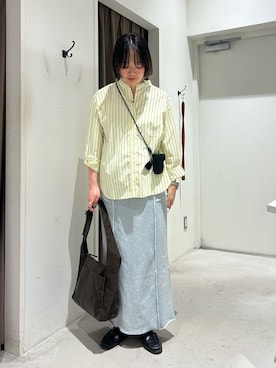 「CIAOPANIC TYPY（チャオパニックティピー）の【しわになりにくい】ボリュームスリーブバンドカラーシャツ/ストライプ柄/チェック柄（シャツ/ブラウス、イエロー系）」を使った、ひがしゃんさん（レディース・164cm）の春コーディネート