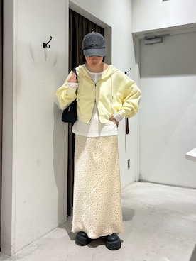 「CIAOPANIC TYPY（チャオパニックティピー）の【ゆるっと抜け感大人フーディー】ピグメントダンボールパーカー（パーカー、イエロー系）」を使った、ひがしゃんさん（レディース・164cm）の春コーディネート