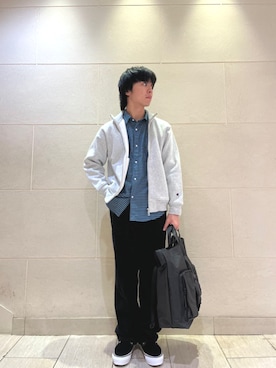 「SHIPS（シップス）のアイテム（スニーカー）」を使った、金子さん（メンズ・163cm）の秋コーディネート