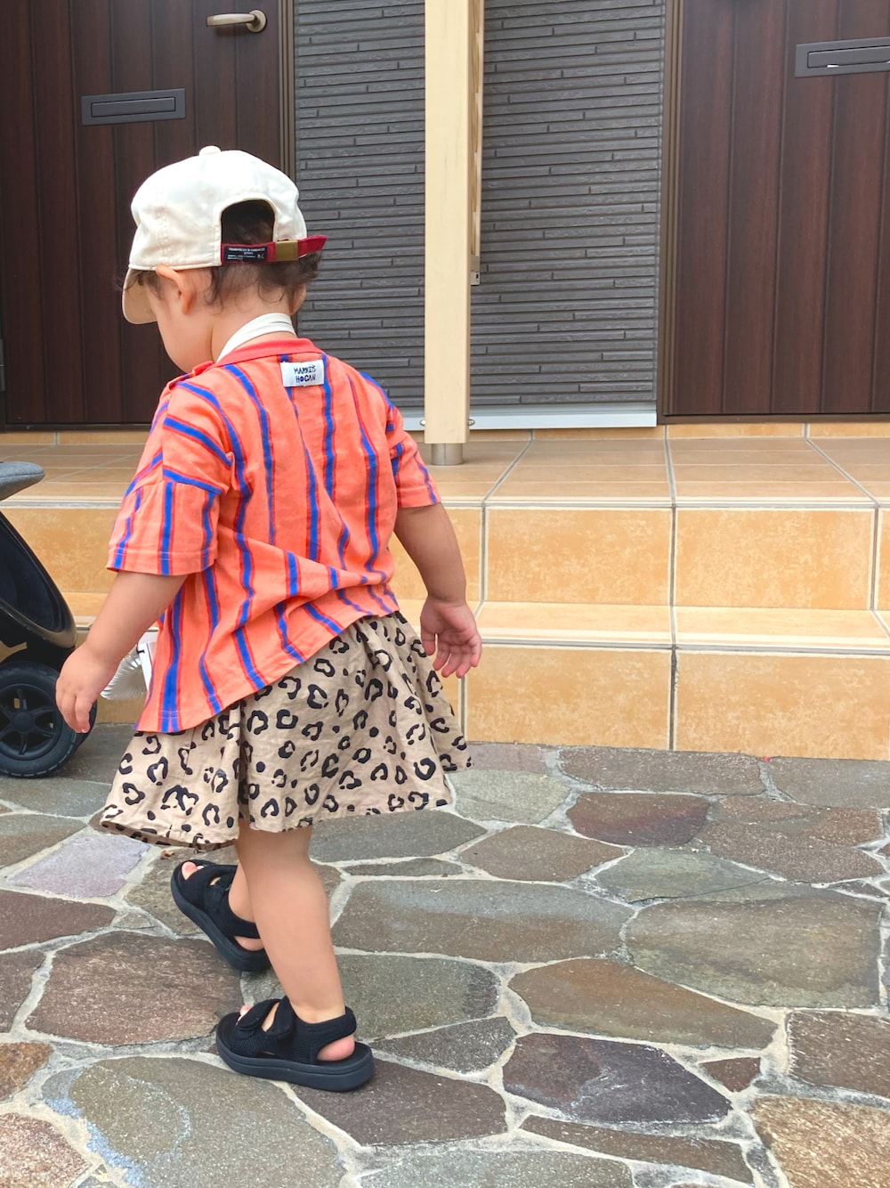 「夏コーデ、キャップ、Americana、ボーダートップス」｜「MARKEY'Sのアイテム（Tシャツ/カットソー、レッド系）」を使った、shizukuさん（レディース・80cm）の夏コーディネートの1枚目の写真