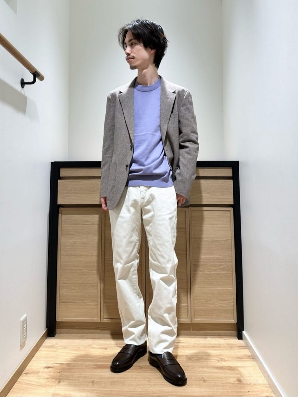 「ジャケット、ニット、ビジカジ、ローファー、春服、春コーデ、春色、green label relaxing、ジャケパン」｜「green label relaxingのコットンリネン 千鳥 2B RG ジャケット（テーラードジャケット、ベージュ系）」を使った、YUYA NAGASEさん（メンズ・169cm）の春コーディネートの1枚目の写真
