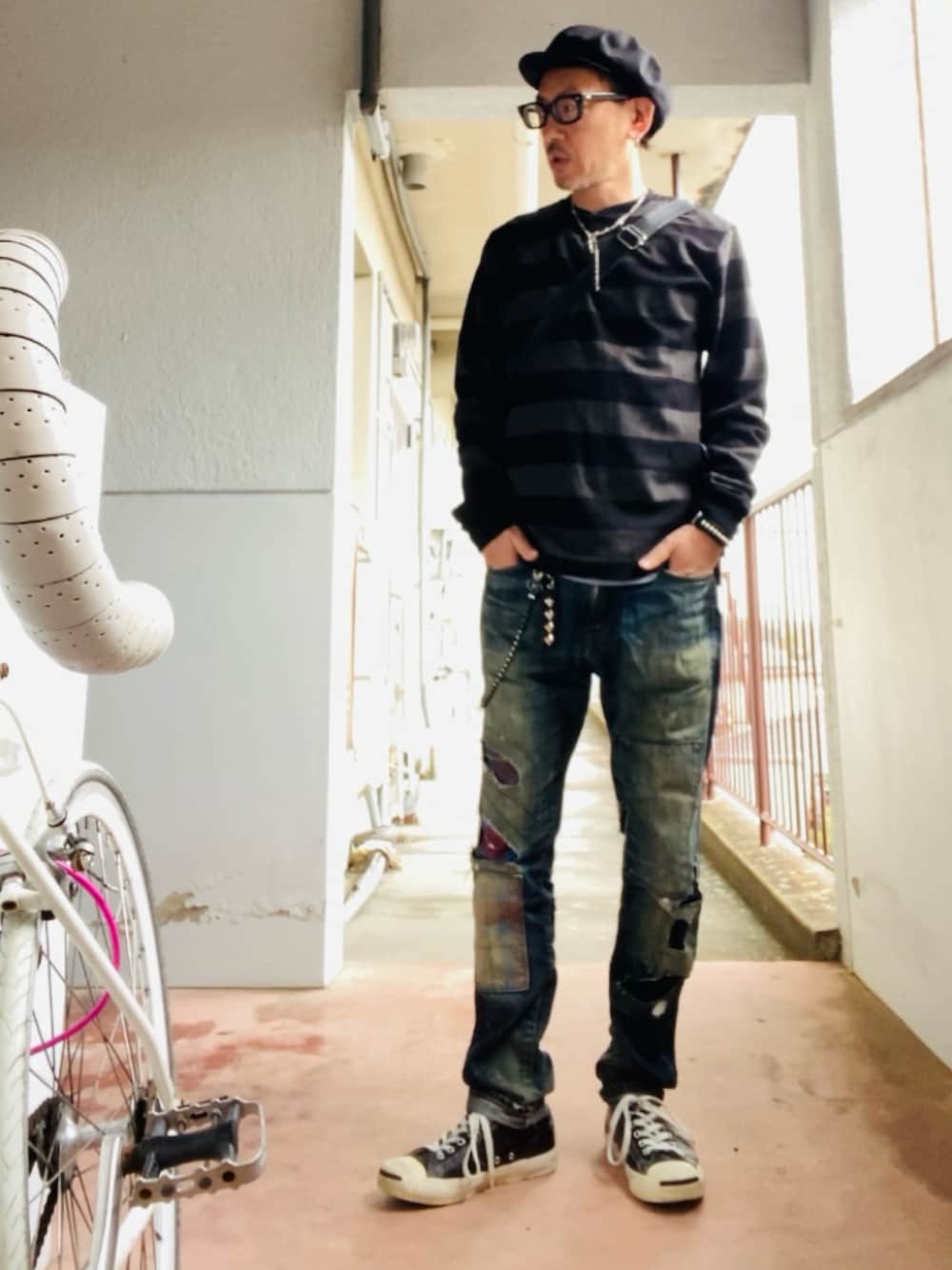 「ボーダー、リメイクデニム、キャスケット、デニム、ジャックパーセル」｜「Mighty ShineのHEAGDEFOG TWILL　ヘッジフォッグツイル（キャスケット、ブラック系）」を使った、GOODMAN®️さん（メンズ・168cm）の春コーディネートの1枚目の写真